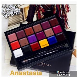 ANASTASIA LIP PALETTE